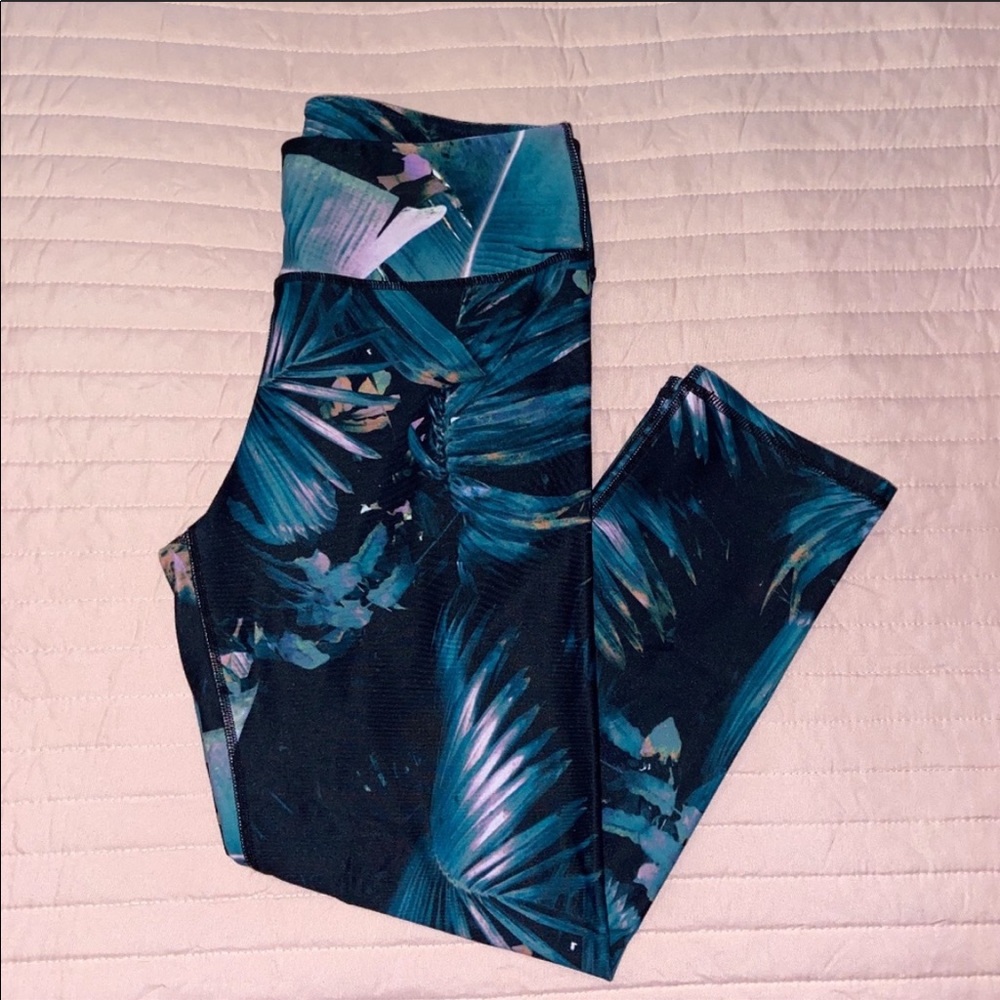 Fablectics HW crop leggings